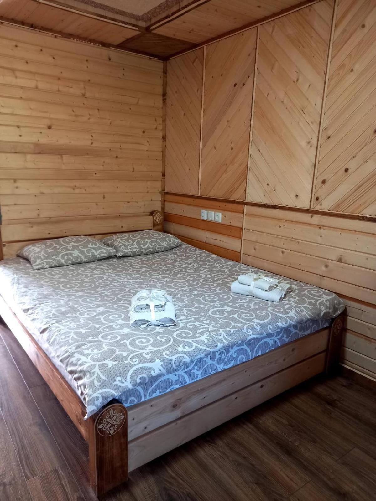 Voyage Tatariv Hotel Екстериор снимка